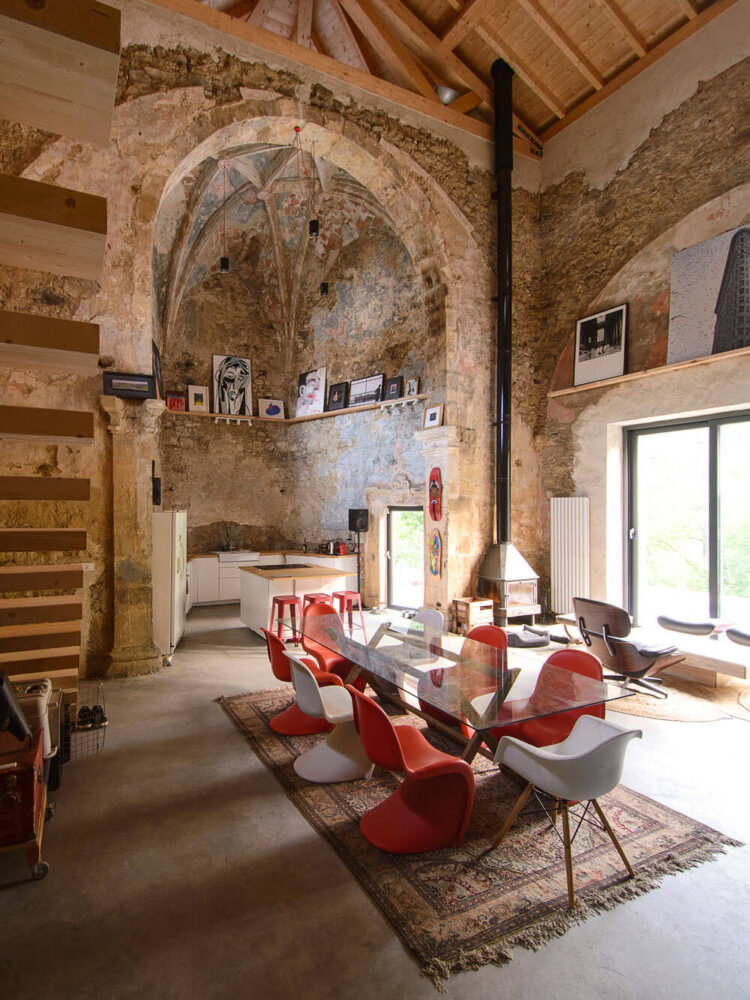 From abandoned Renaissance church to a contemporary home